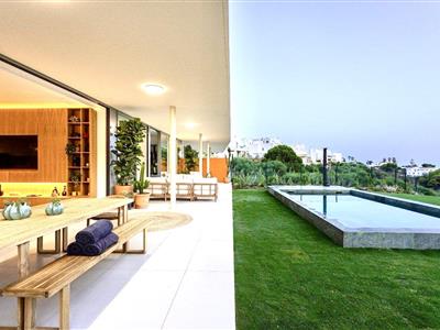 Collection 16+ Private Pool